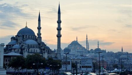 The Evolution of Istanbul’s Skyline Through Its Mosques